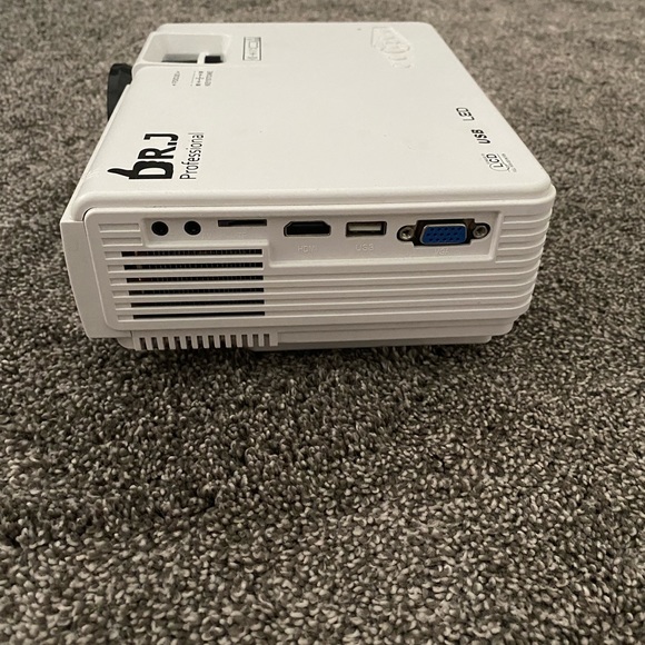 Projector - Picture 4 of 6